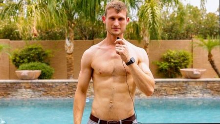 Mike Beuamonte Gets Wet Wild in the Shower